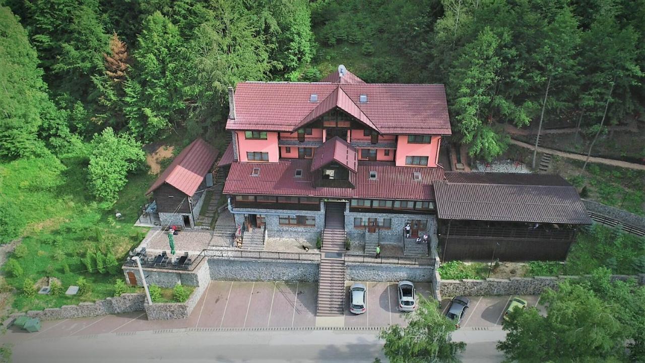 Pensiunea Ayana Petroşani Buitenkant foto